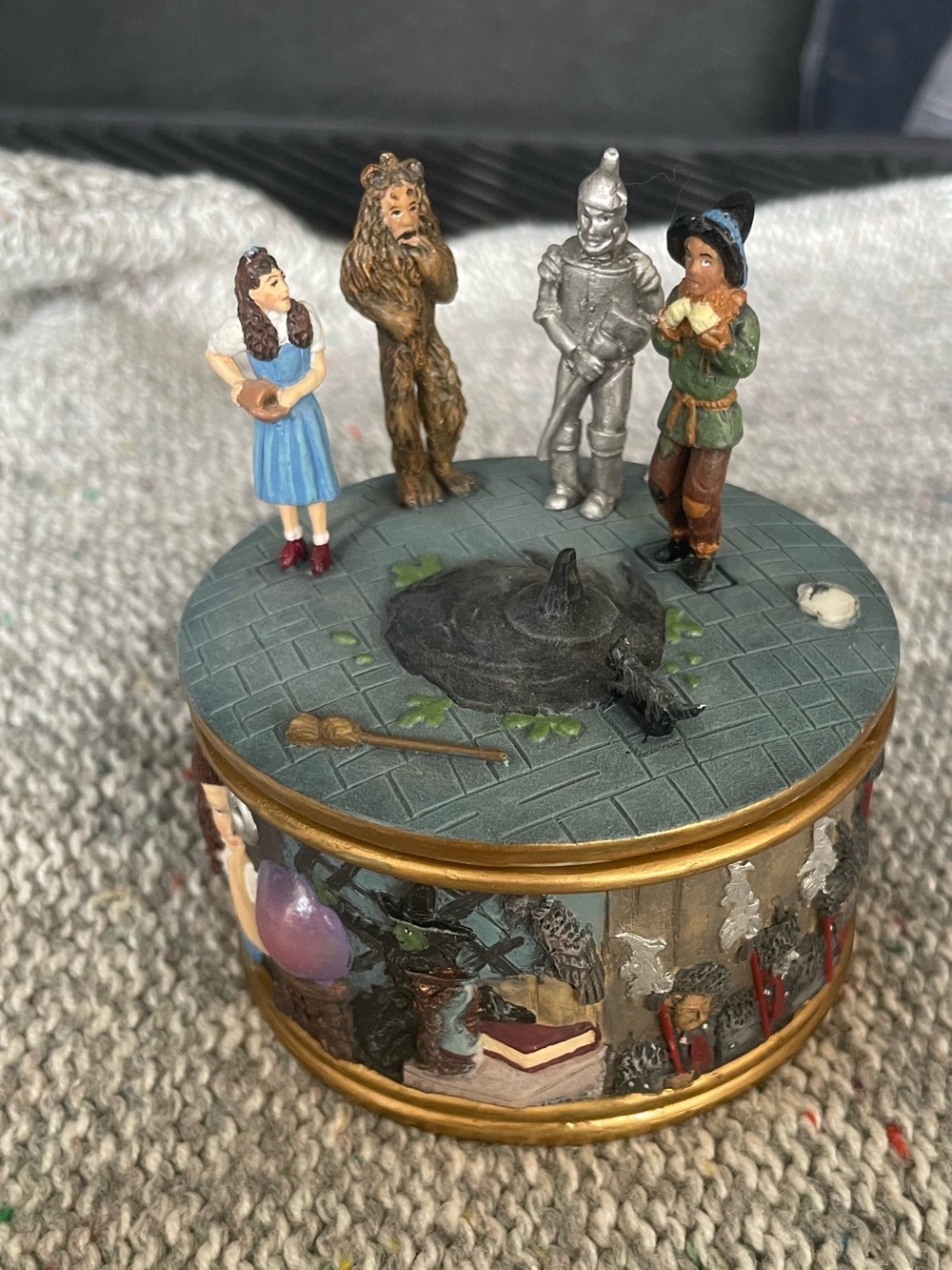 Ardleigh-Elliott βDing-Dong the Witch is Deadβ music box